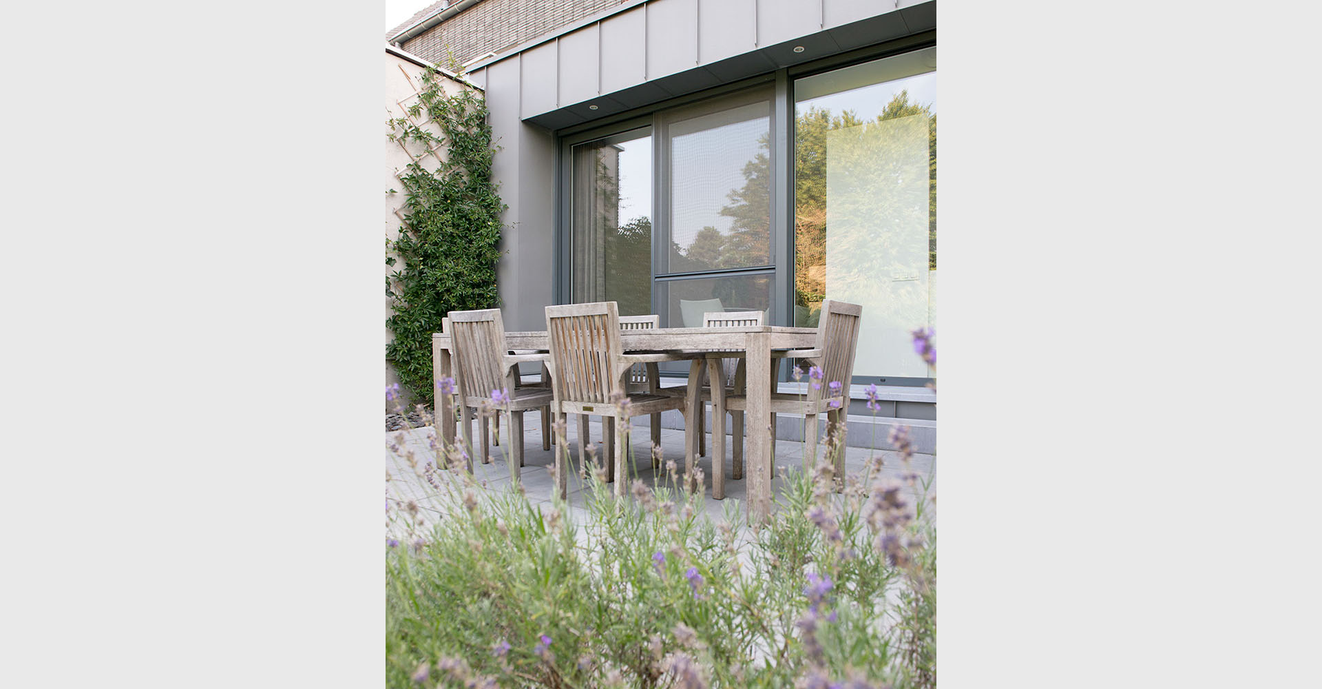 Keuken-met-zicht-op-tuin_4