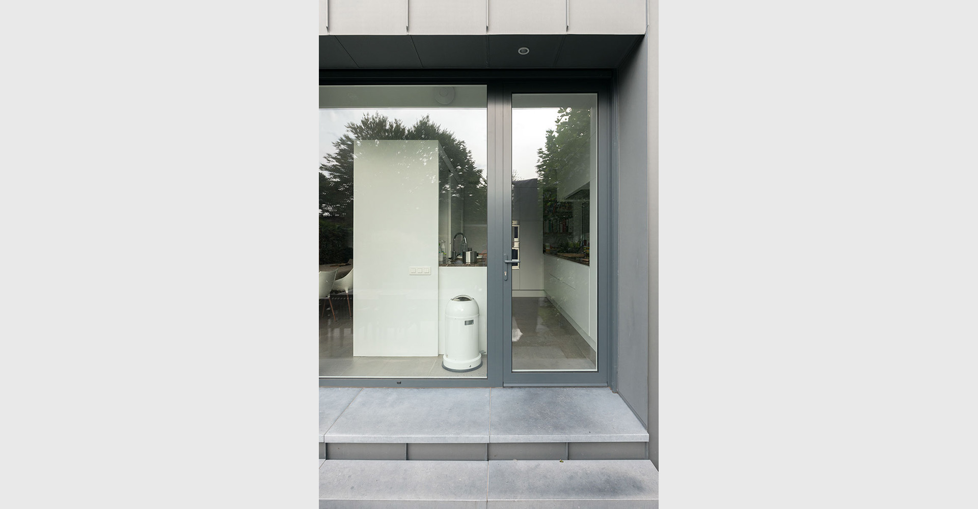 Keuken-met-zicht-op-tuin_5